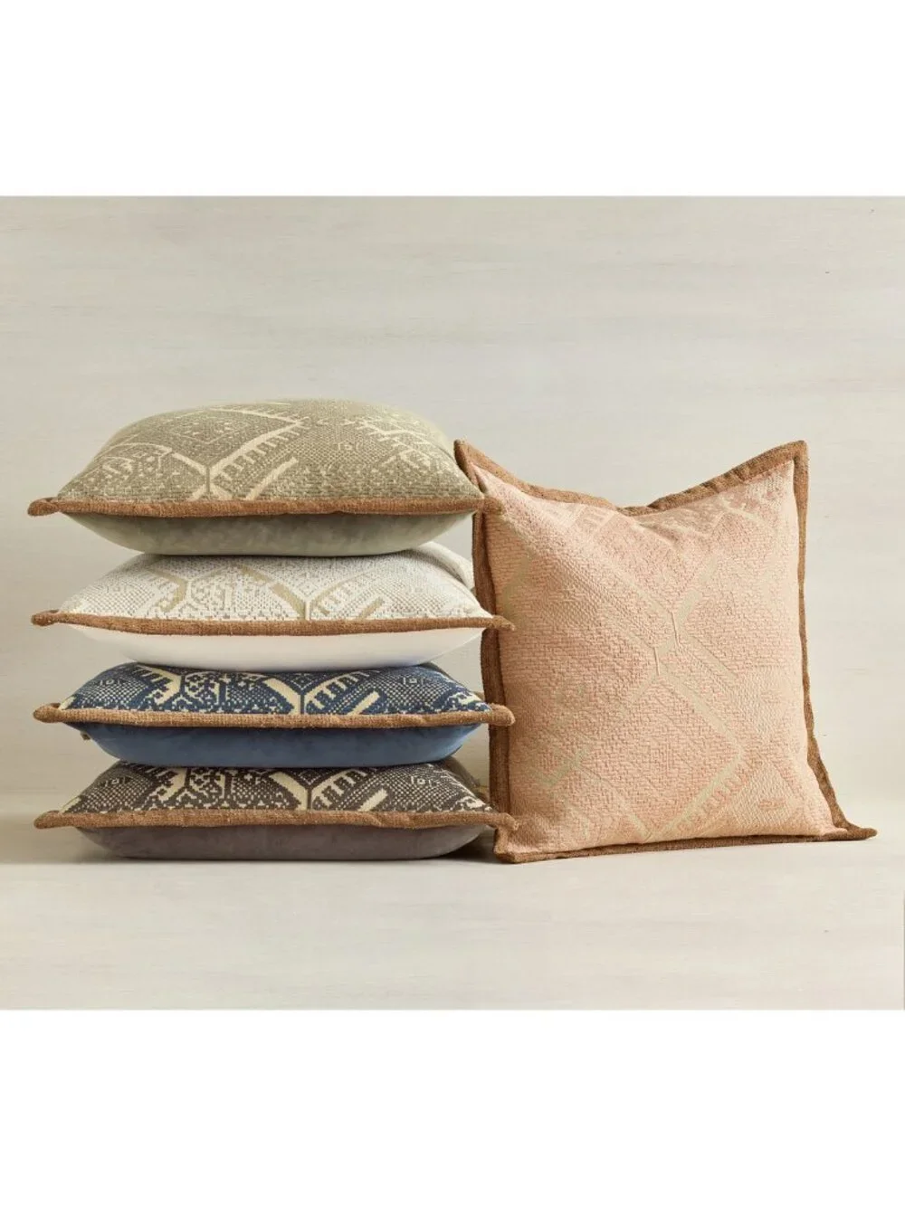 POTTERY BARN Fez Embroidered Pillow Cover in Blush 22